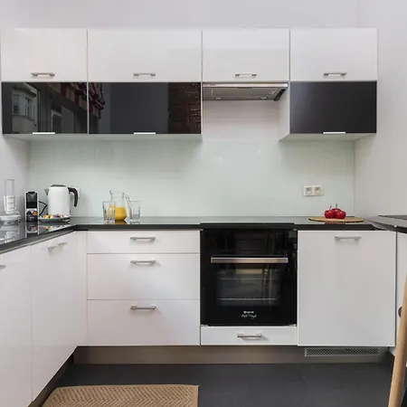 Stylish Parkowa In By Renters ソポト