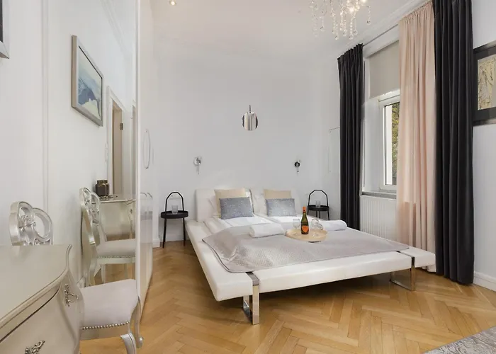Stylish Parkowa In By Renters * Sopot