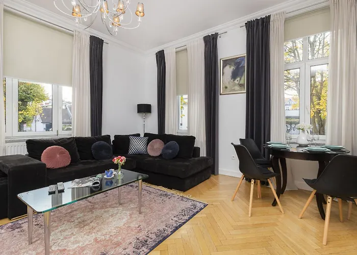 Stylish Parkowa In By Renters * סופוט